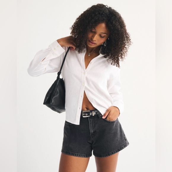 A&F Curve Love Mid Rise A-Line Denim Shorts - Washed Black - Worn Once! - Picture 2 of 8